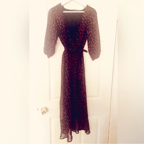 BERSHKA OG CREPE BLACK MIDI W/Rosette Motif-Fluted Front slit-size M/NWOT - Picture 2 of 10